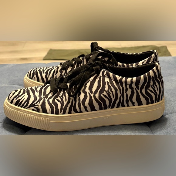 Women’s Size 8.5M Katy Perry “The Sprinkle” Zebra Print Sneakers - Picture 6 of 10